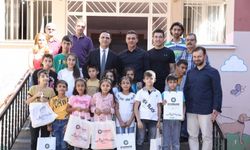 Diyarbakır'da işitme engelli öğrencilere kırtasiye desteği