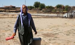 Öğretmen ve veliler okulu çocuklar için boyadı