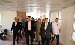 Şanlıurfa Valisi Ayhan'dan terör saldırısında yaralanan askere ziyaret