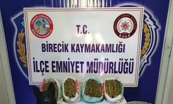Şanlıurfa'da toprağa gömülü 3 kilo 759 gram esrar ele geçirildi