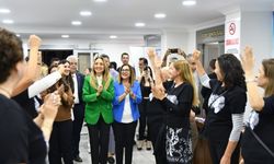 CHP'li Nazlıaka, Gaziantep'te partisinin il başkanlığını ziyaret etti