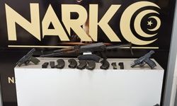 Diyarbakır'da bir otomobilde 4 silah ve mühimmat bulundu