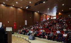 Diyarbakır'da öğretmenlere bilinçli ve güvenli internet kullanımı eğitimi