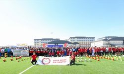 Gaziantep'teki 800 okula spor malzemesi dağıtıldı