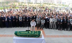 İş insanı Raif Türk kendi adına yaptırılan okulda son yolculuğuna uğurlandı