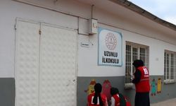 Kilis'te köy okulu gönüllü gençlerin eliyle renklendi