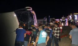 Şanlıurfa'da yolcu otobüsünün devrilmesi sonucu 10 kişi yaralandı