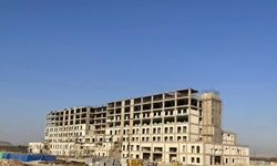 400 yataklı Nizip Devlet Hastanesi inşaatı sürüyor