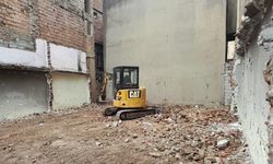 Bağlar ilçesinde 22 metruk yapı yıkıldı