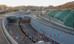 Gaziantep'te yapımı tamamlanan köprülü kavşak trafiğe açılıyor