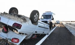 Şanlıurfa'da otomobilin devrilmesi sonucu 5 kişi yaralandı