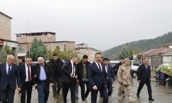 Siirt Valisi Hacıbektaşoğlu'ndan Kınay ailesine taziye ziyareti