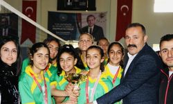 Siirt'te okullar arası voleybol yarışması