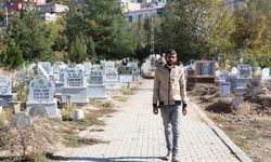 Siirt'teki madende yaşanan heyelanda kaybettikleri yakınlarının mezarlarını ziyaret ettiler