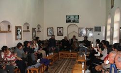 Tur rehberlerine Cizre'nin tarihi ve kültürel mekanları tanıtıldı