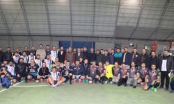 Midyat'ta halı saha futbol turnuvasının ödülleri dağıtıldı