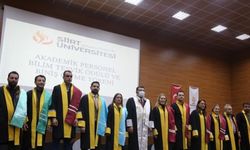 Siirt'te Akademik Personel Bilim Teşvik Ödülü ve Biniş Giyme töreni düzenlendi