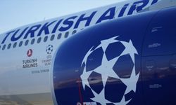 THY'nin UEFA Şampiyonlar Ligi temalı uçağı gökyüzüyle buluştu