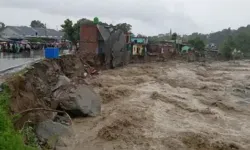 Hindistan'da sel ve heyelan nedeniyle 10 kişi öldü