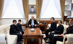 Malatya Valisi Yavuz, "Önem Projesi" kapsamında öğrencileri kabul etti