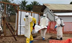 Uganda'da Ebola virüsü nedeniyle 1 sağlık çalışanı öldü