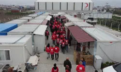 Onlar her koşulda insanlığa dokunuyor... Kızılay bu yıl da afetzedelerin yanında