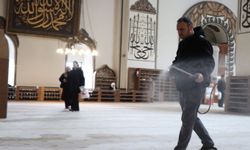 Bursa'nın simgelerinden Ulu Camii, Ramazana gül suyuyla hazırlanıyor