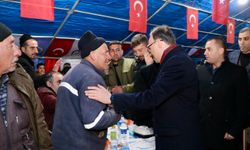 Siirt Valisi Dr. Kemal Kızılkaya, Ramazanın ilk iftarını vatandaşlarla birlikte açtı