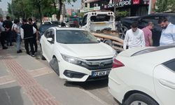 Batman'da iki otomobilin çarpışması sonucu 4 araçta maddi hasar oluştu