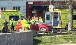 Danimarka'da araç kalabalığın arasına daldı: 5 yaralı