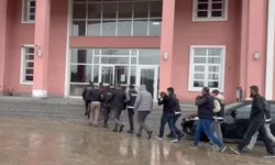 Ehliyet sınavında kopya düzeneği yerleştiren 8 şüpheli yakalandı