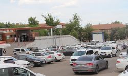 Hastane yerleşkesindeki düzensizlik otopark sorununu arttırıyor