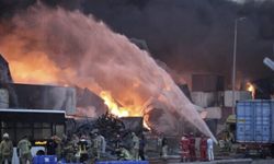 İran'da limandaki patlamada can kaybı 65'e yükseldi