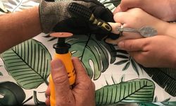 Parmağına sıkışan yüzük itfaiye ekiplerinin müdahalesiyle çıkarıldı