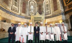 Bakan Tekin: Gençlerimizi değerlerle donanımlı yetiştiriyoruz