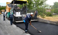 Battalgazi Belediyesi'nden sıcak asfalt hizmeti