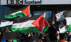 BBC'ye Gazze soykırımı protestosu: Batı basını gerçekleri gizliyor