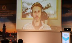 Doç. Dr. Field: Şefkat ve kabul stresi azaltıyor!