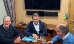 Fransa lideri Macron'un masasındaki beyaz nesnede uyuşturucu olduğu iddiaları