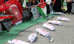 Gazze'ye destek için oturma eylemi başlatıldı