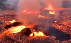 Hawaii'deki Kilauea Yanardağıyeniden lav püskürttü