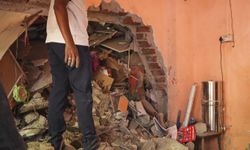 Hindistan'da bina çöktü: 6 ölü