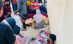 İşgalciler Gazze'de bir evi bombaladı: 19 şehit