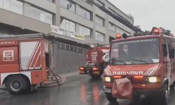 İstanbul'da tekstil fabrikasında yangın: Teras katı alevlere teslim oldu