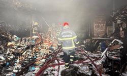 Şanlıurfa-Mardin yolunda depo yangını kısa sürede söndürüldü