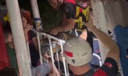 Şanlıurfa'da parkta ayağı demir korkuluklara sıkışan çocuk kurtarıldı