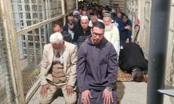 Siyonist rejim Mescid-i İbrahim’de sabah namazını engelledi