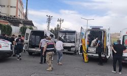 Tekstil işçilerini taşıyan minibüs ile bir otobüsün çarpışması sonucu 7 kişi yaralandı