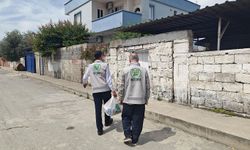 Umut Kervanı Tarsus'ta mağdur ailelere gıda yardımında bulundu