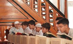 15 ayda hafız oldular, 5 vakitte hatmettiler